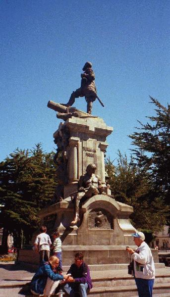  Statue of Magellan 